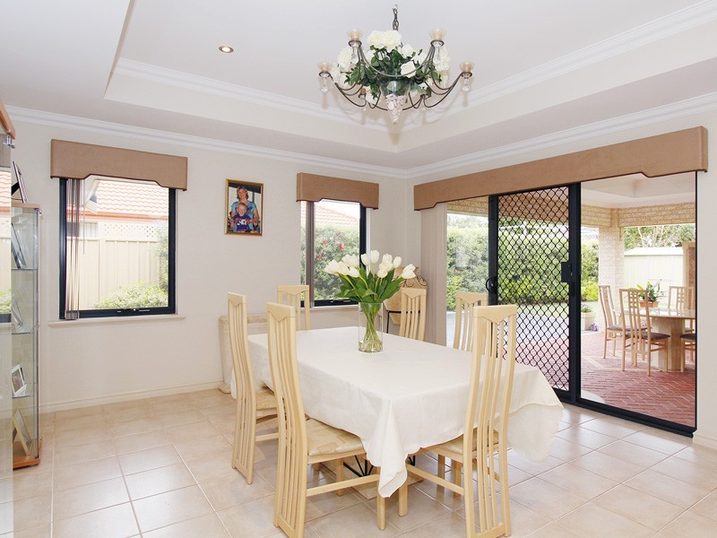 13 Sittella Gardens, East Cannington WA 6107