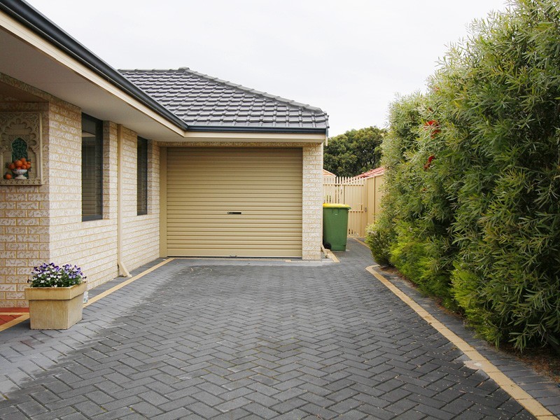 13 Sittella Gardens, East Cannington WA 6107