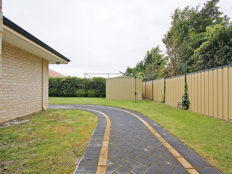 13 Sittella Gardens, East Cannington WA 6107