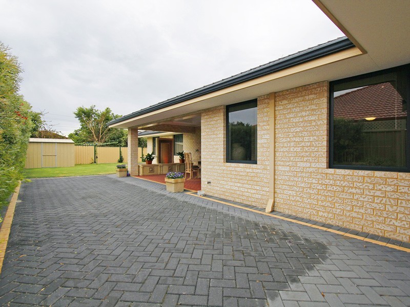 13 Sittella Gardens, East Cannington WA 6107