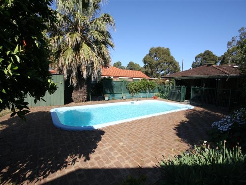 88 Gribble Avenue, Armadale WA 6112