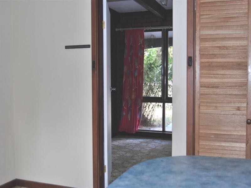 24 WILLOWMEAD Way, Kelmscott WA 6111