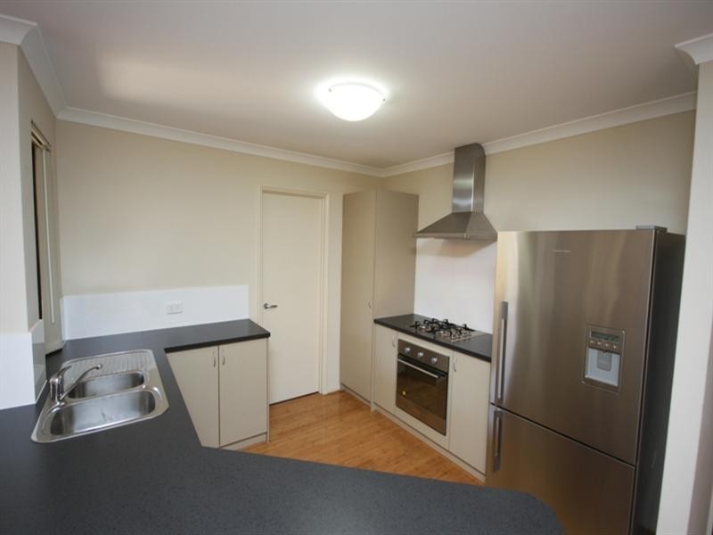 8/40 Fifth Road, Armadale WA 6112