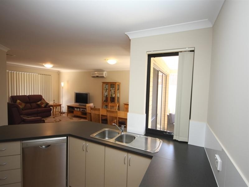 8/40 Fifth Road, Armadale WA 6112