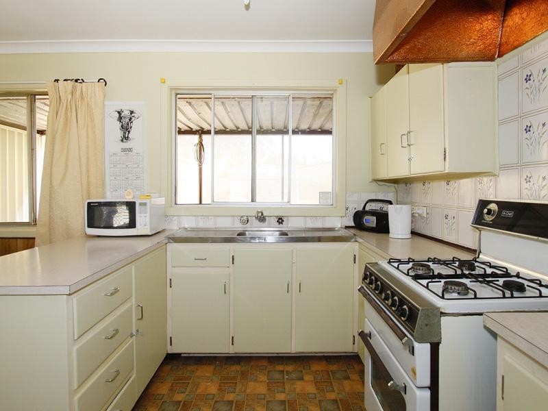 6 Tay Court, Gosnells WA 6110