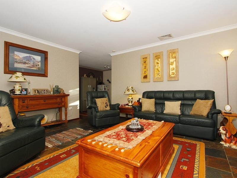 86 Derry Avenue, Mount Nasura WA 6112