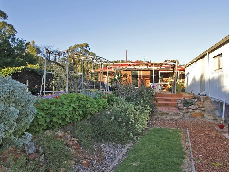 86 Derry Avenue, Mount Nasura WA 6112