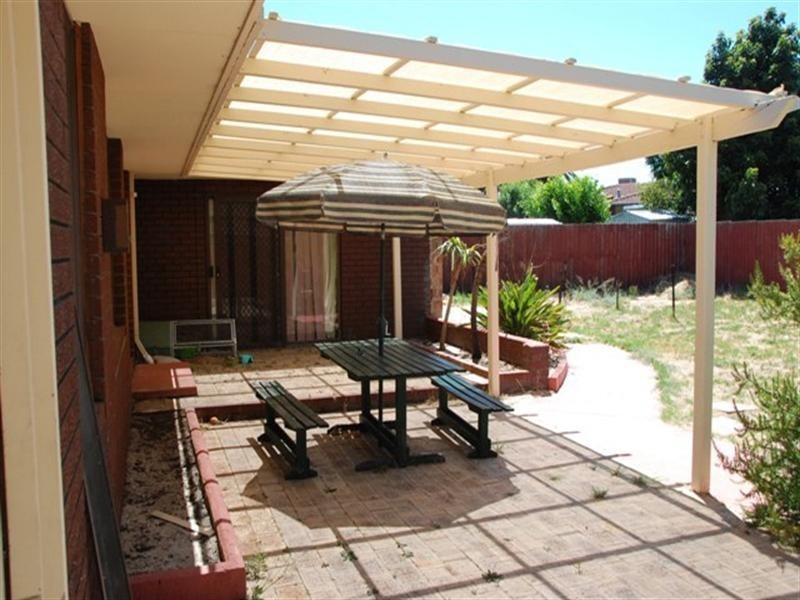 17 Regina Street, Kelmscott WA 6111