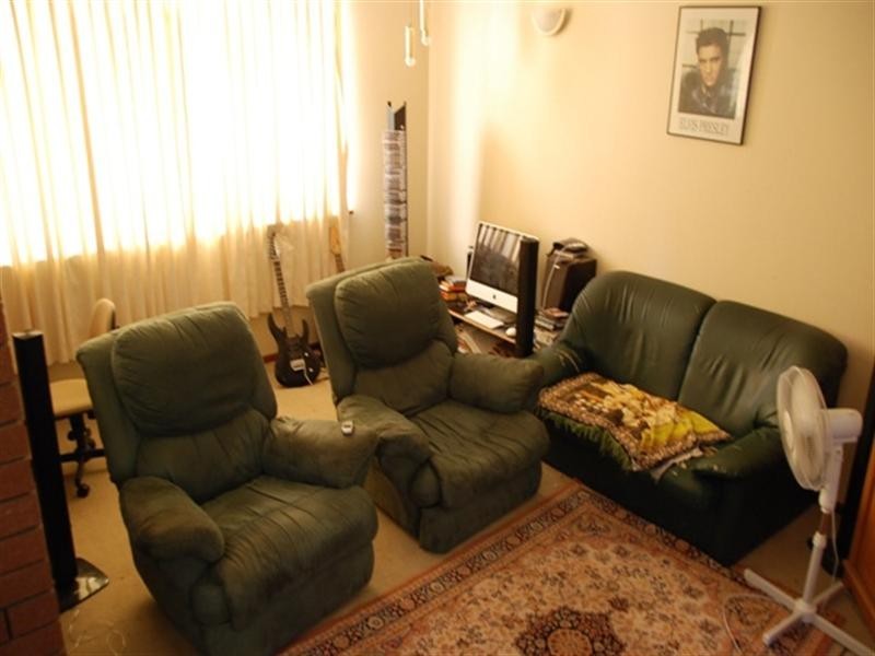 17 Regina Street, Kelmscott WA 6111