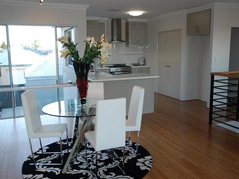 40-46 Dorney Street, Champion Lakes WA 6111