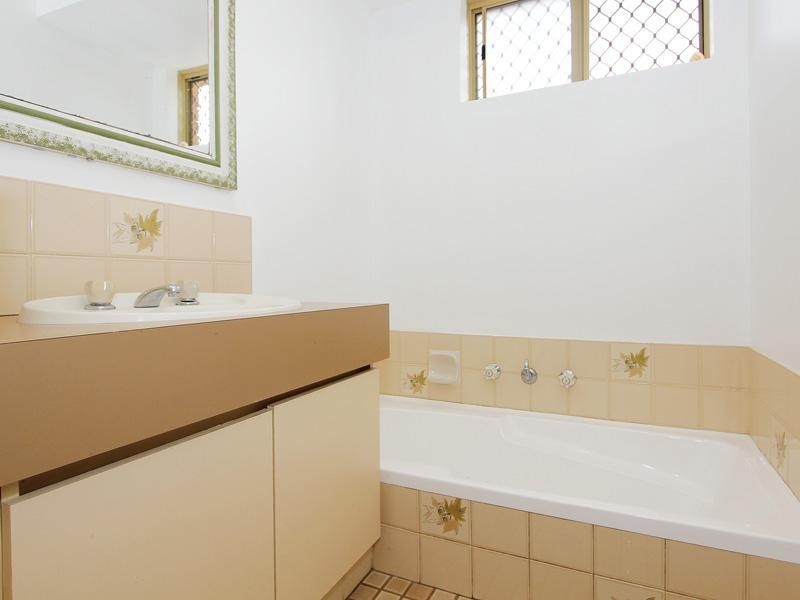 6b Theba Court, Heathridge WA 6027