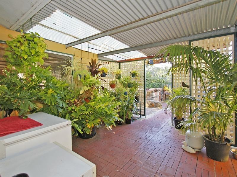 22 Waratah Drive, Camillo WA 6111