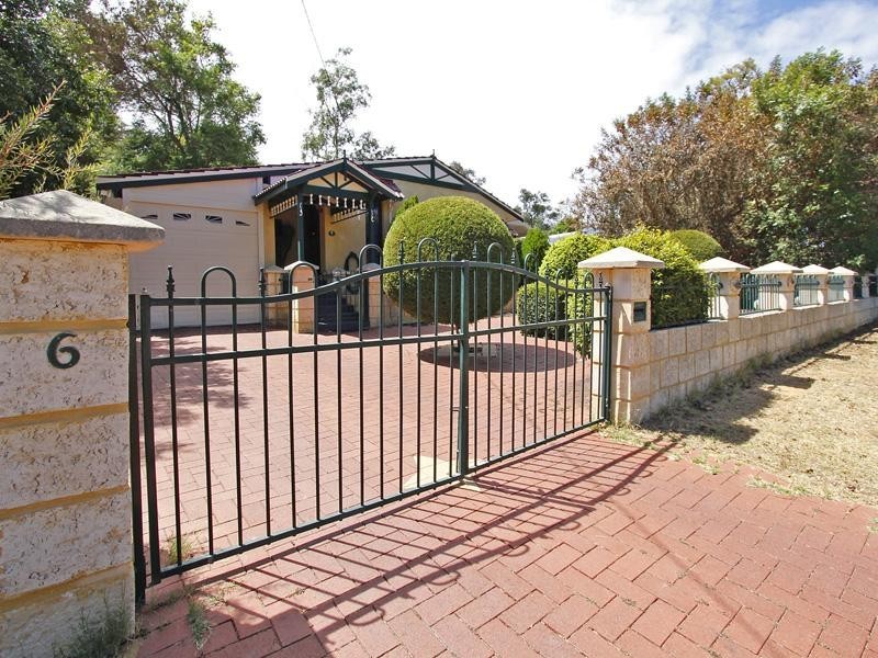 6 Dyer Street, Kelmscott WA 6111