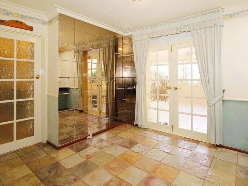 6 Dyer Street, Kelmscott WA 6111