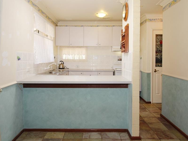 6 Dyer Street, Kelmscott WA 6111