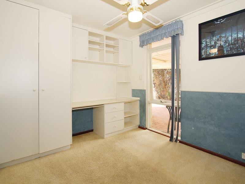 6 Dyer Street, Kelmscott WA 6111