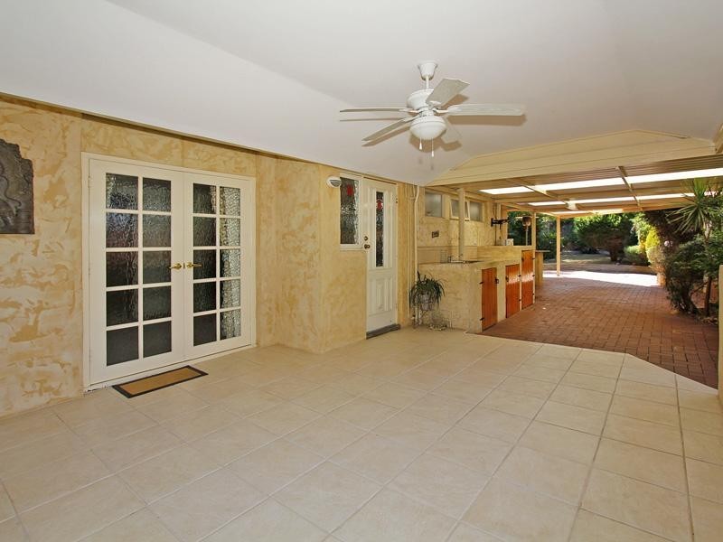 6 Dyer Street, Kelmscott WA 6111