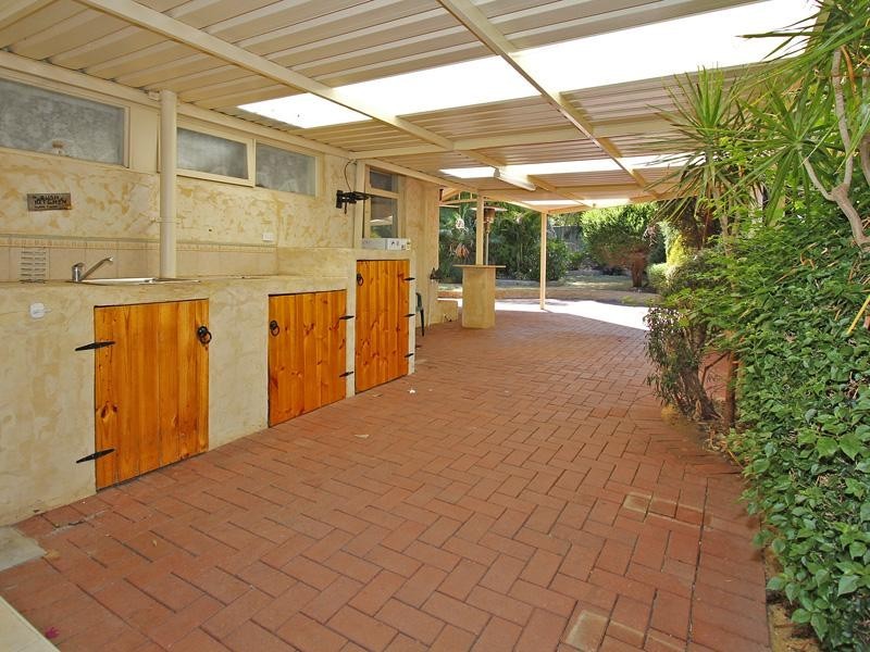 6 Dyer Street, Kelmscott WA 6111