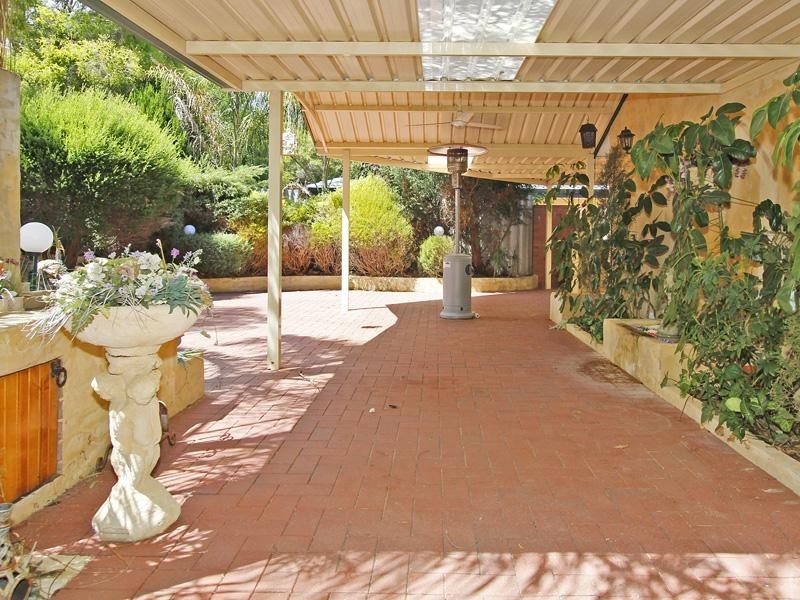 6 Dyer Street, Kelmscott WA 6111