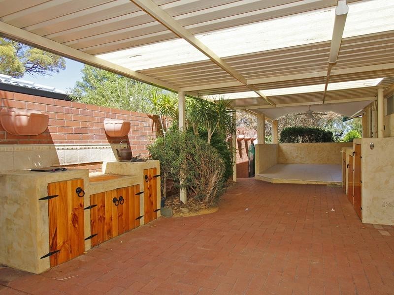 6 Dyer Street, Kelmscott WA 6111