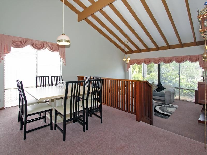 11 Sovereign Drive, Thornlie WA 6108