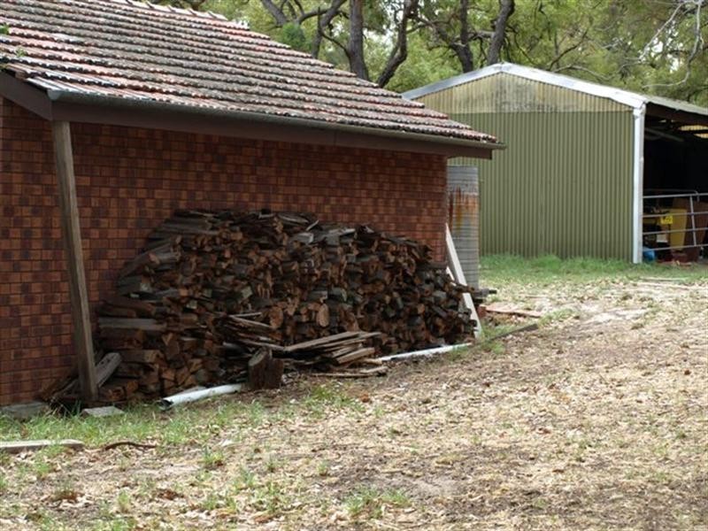 16 Dale Place, Orange Grove WA 6109