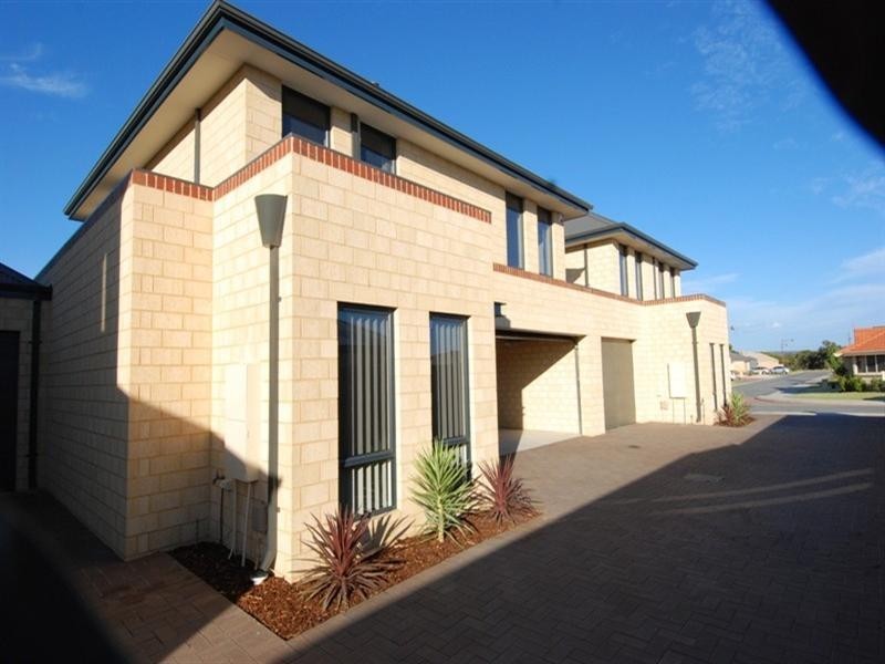 2/22 Acapulco Way, Southern River WA 6110