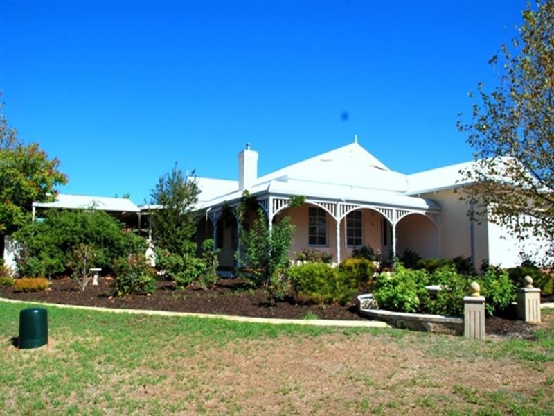 86 Lakeside Drive, Helena Valley WA 6056