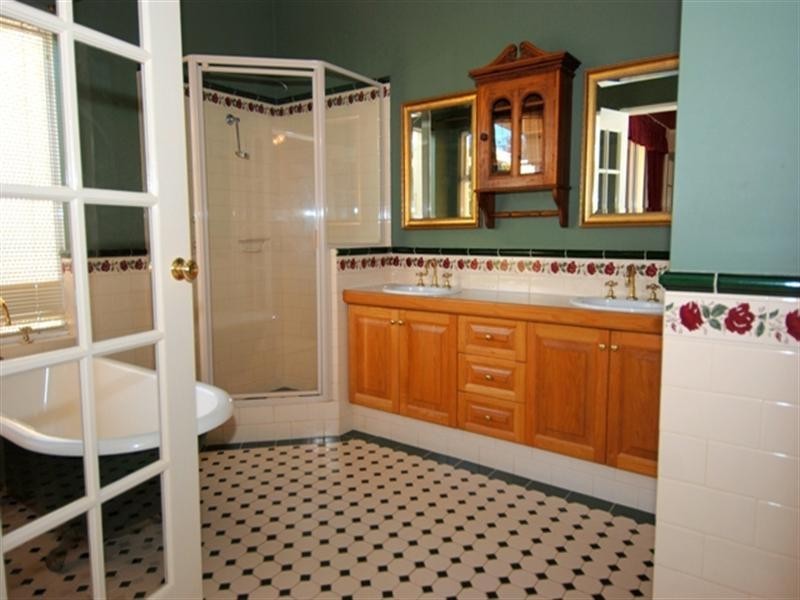 86 Lakeside Drive, Helena Valley WA 6056