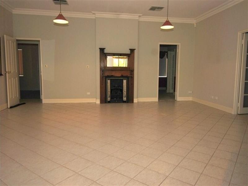 86 Lakeside Drive, Helena Valley WA 6056