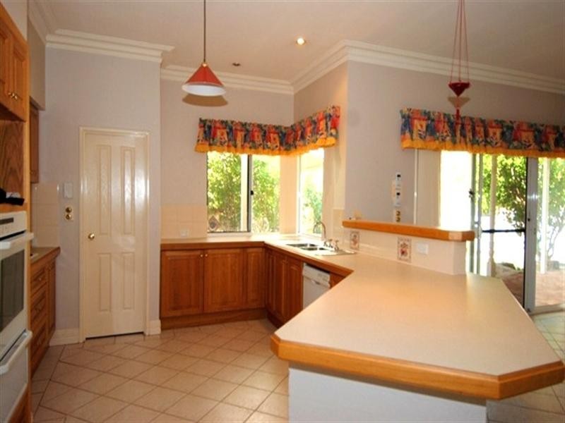 86 Lakeside Drive, Helena Valley WA 6056