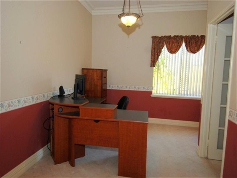 86 Lakeside Drive, Helena Valley WA 6056