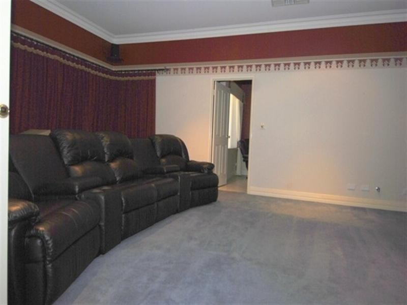 86 Lakeside Drive, Helena Valley WA 6056