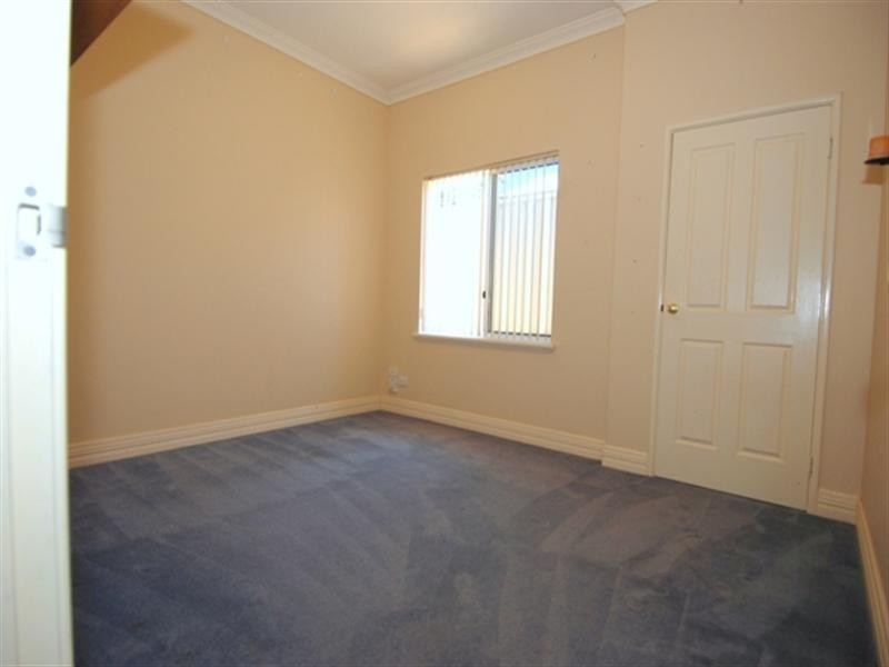 86 Lakeside Drive, Helena Valley WA 6056