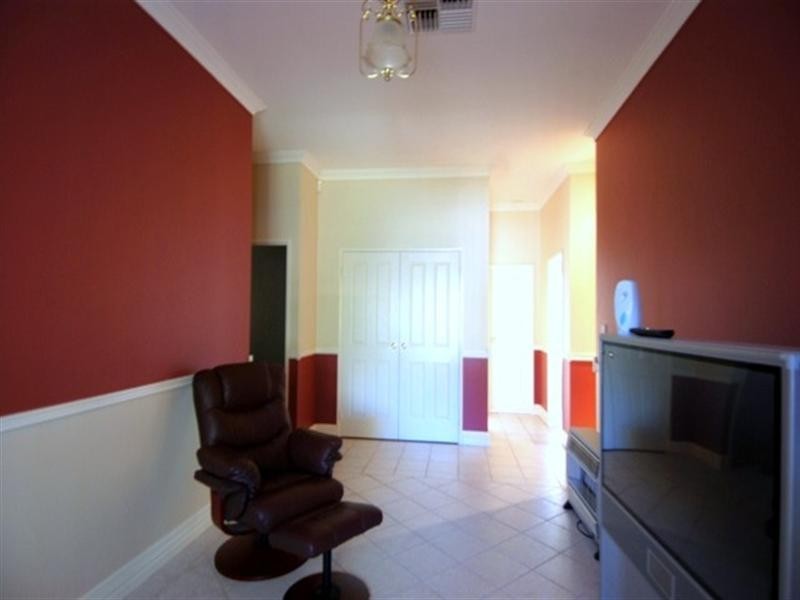 86 Lakeside Drive, Helena Valley WA 6056