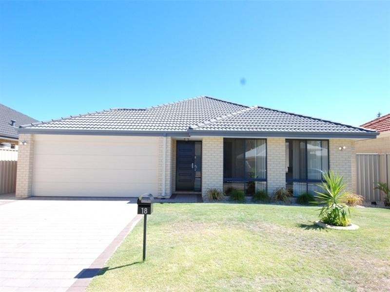 18 Tulip Way, East Cannington WA 6107