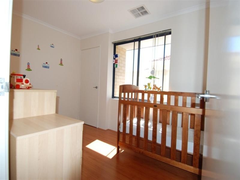 18 Tulip Way, East Cannington WA 6107