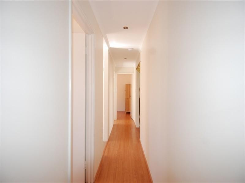 18 Tulip Way, East Cannington WA 6107