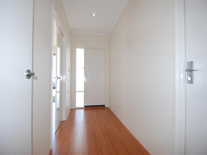 18 Tulip Way, East Cannington WA 6107