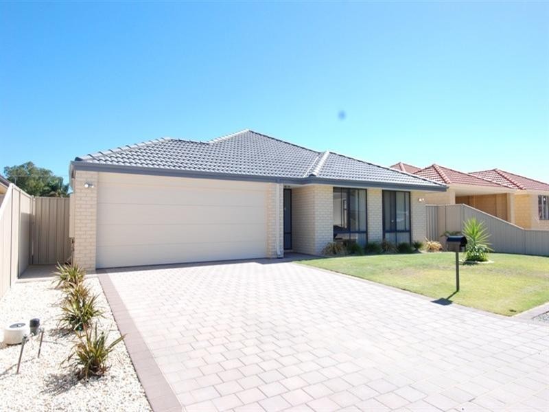 18 Tulip Way, East Cannington WA 6107