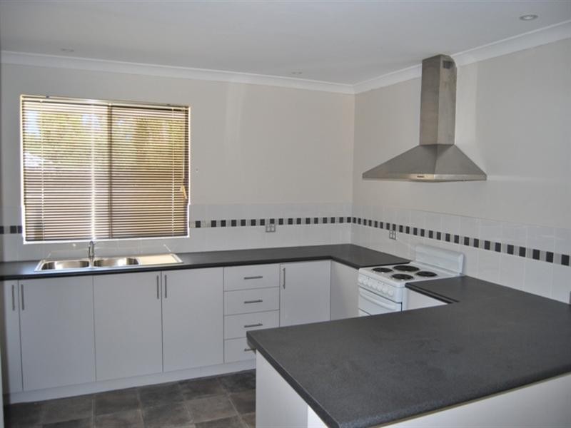 43 Westfield Road, Camillo WA 6111