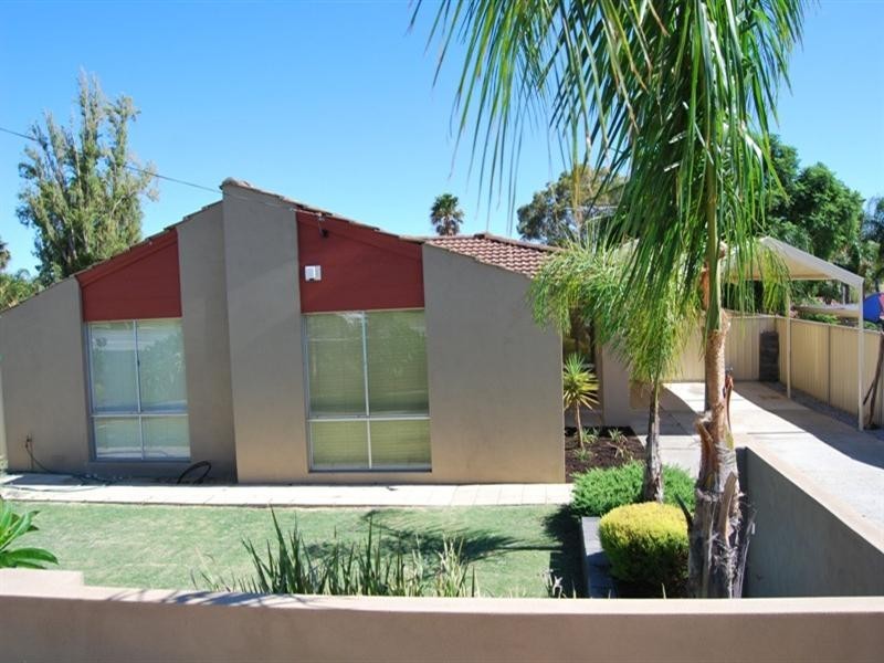 43 Westfield Road, Camillo WA 6111