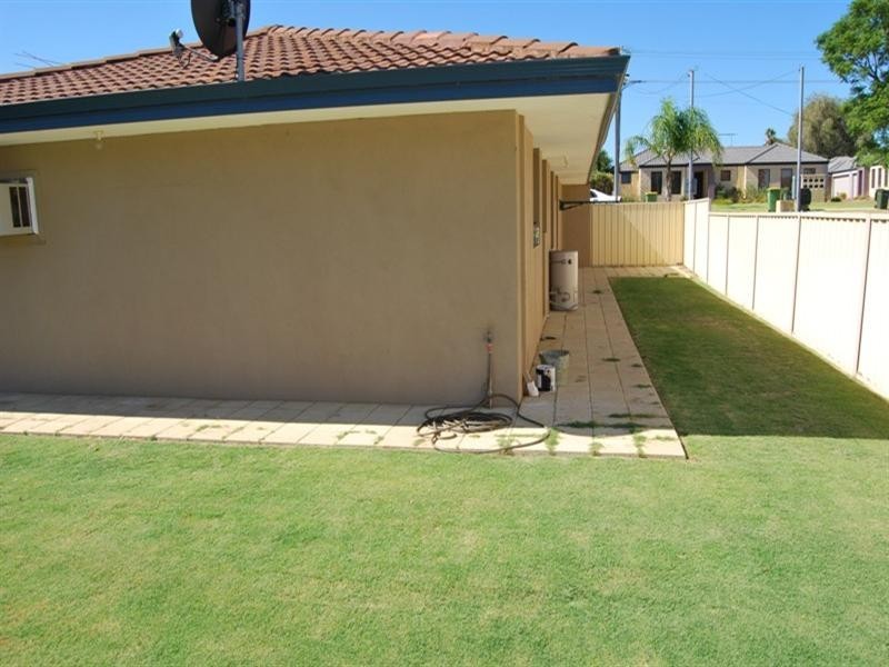 43 Westfield Road, Camillo WA 6111