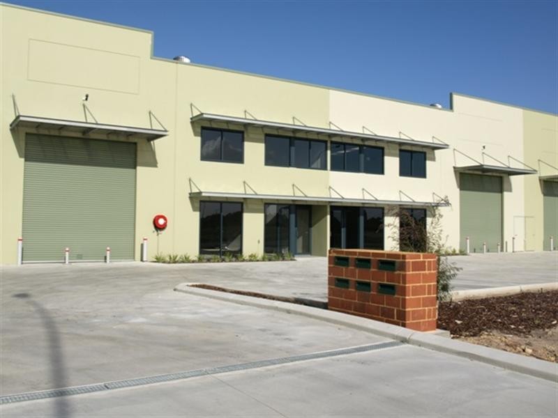 2/1 Cartright Drive, Forrestdale WA 6112