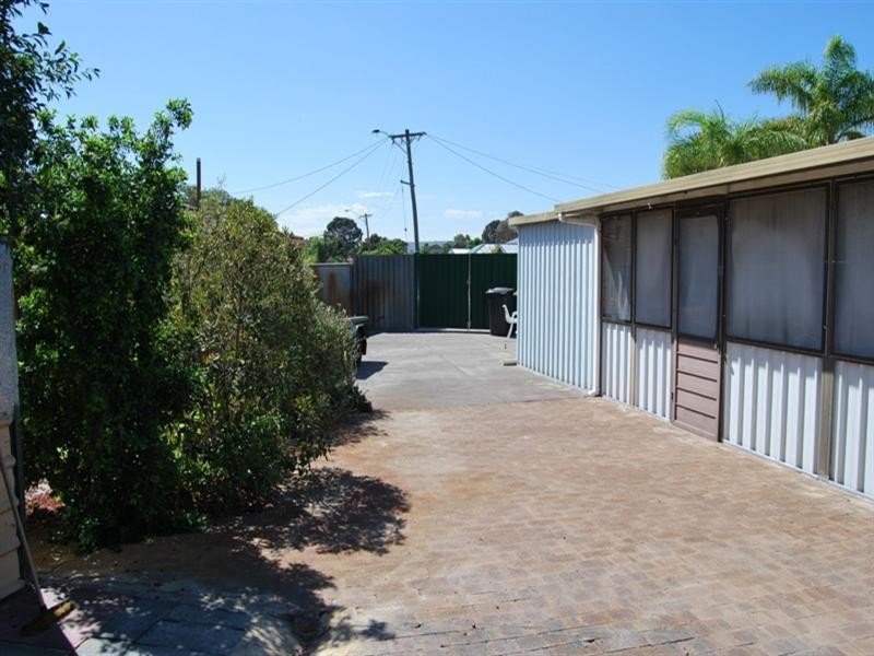 43 Brabham Street, Gosnells WA 6110