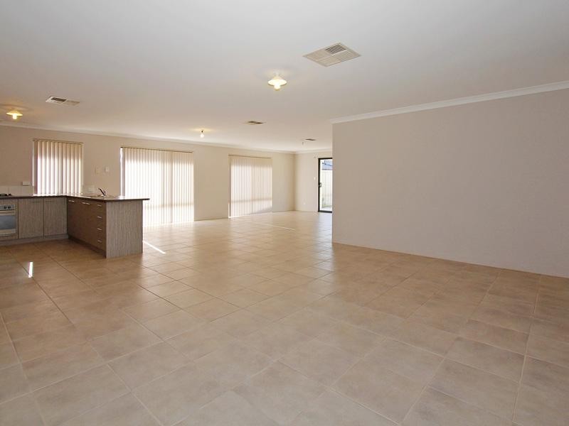 4 Kersley Loop, Harrisdale WA 6112