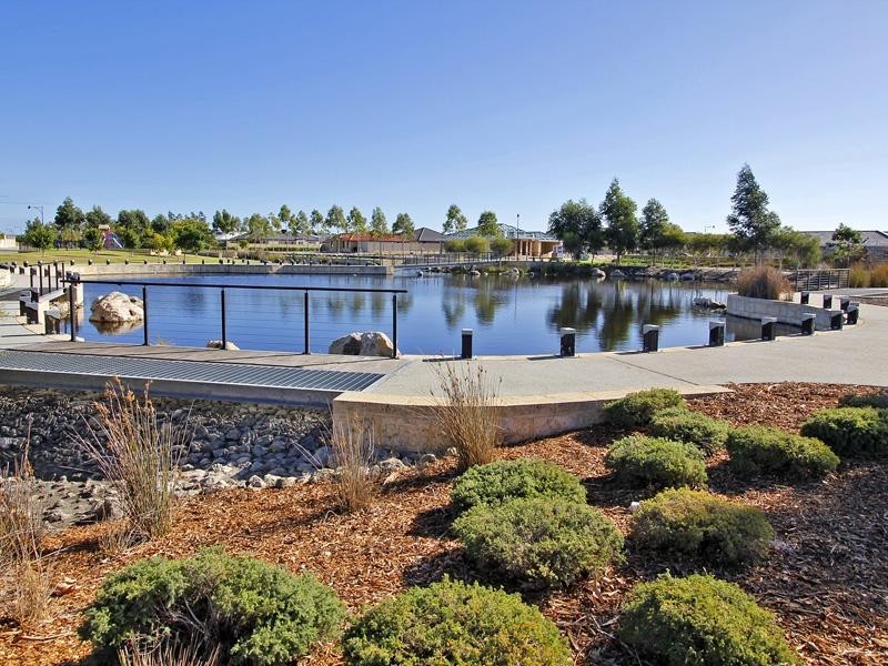 4 Kersley Loop, Harrisdale WA 6112