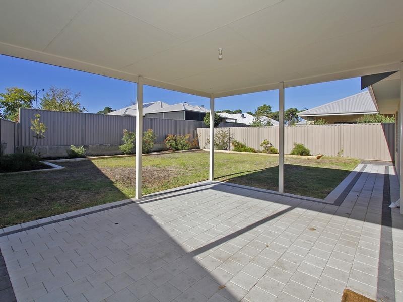 4 Kersley Loop, Harrisdale WA 6112