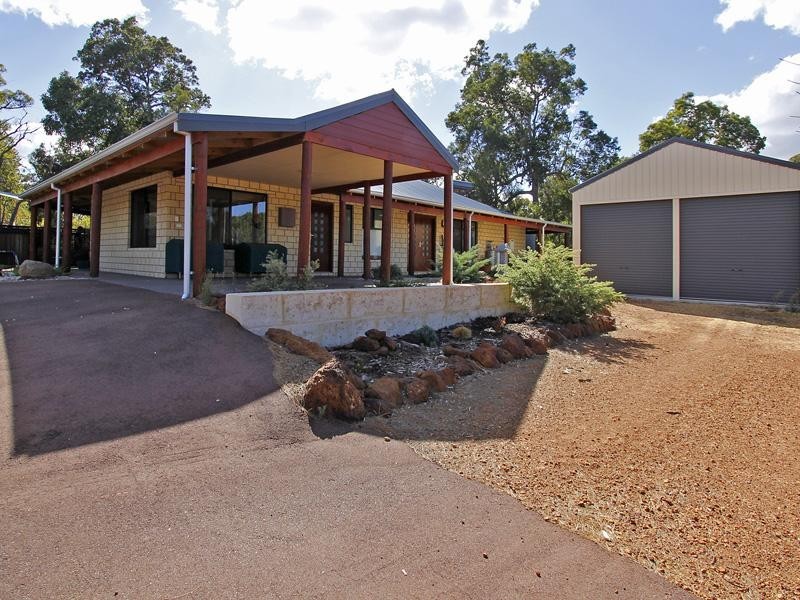 18 Fyfield Way, Bedfordale WA 6112