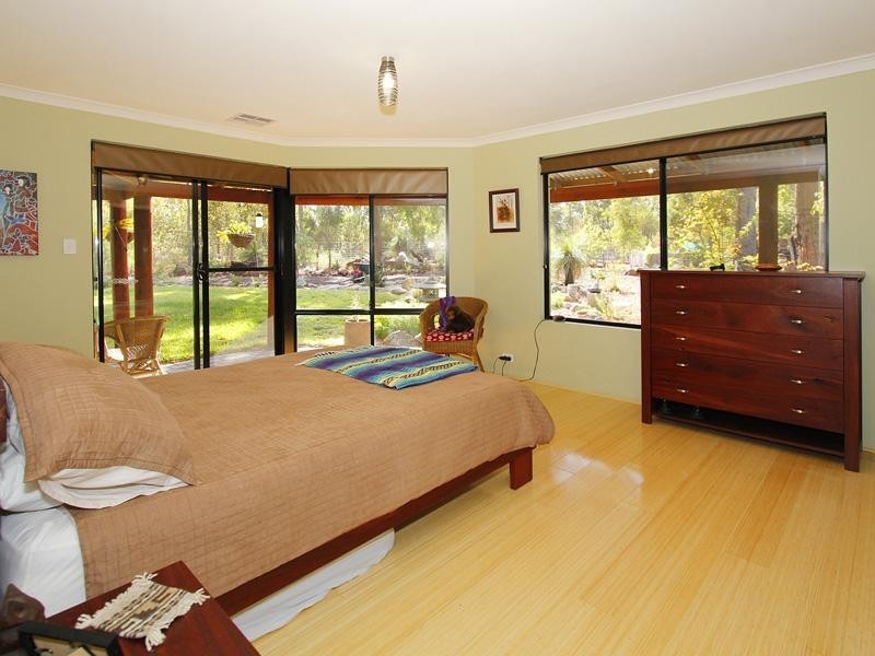 18 Fyfield Way, Bedfordale WA 6112